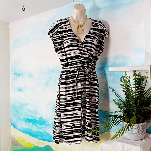 Eddie Bauer size L soft knee-length dress, good condition - Picture 1 of 5